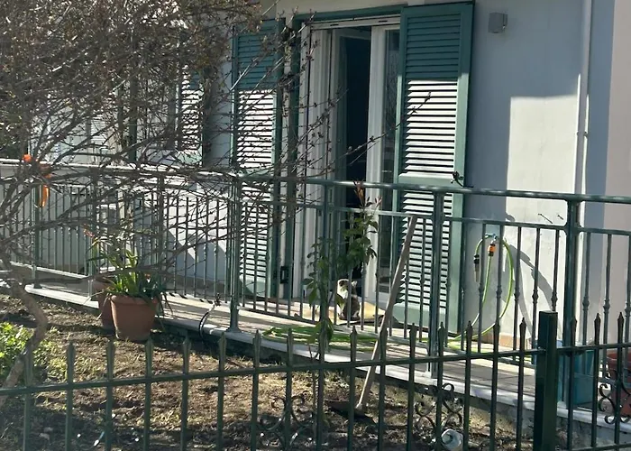 Thermos House *